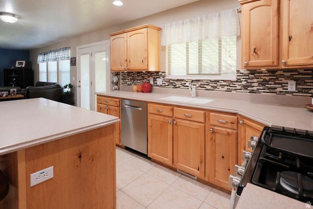 5483 S 3275 W, Roy, UT 84067