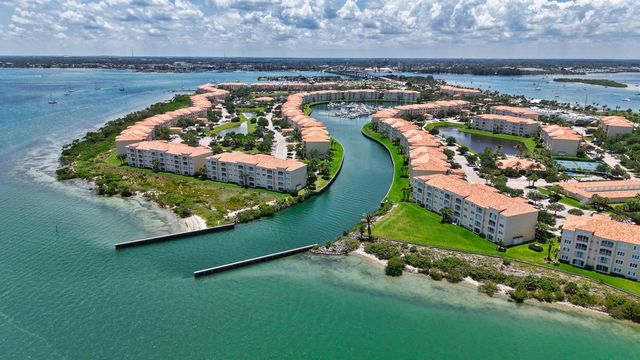 21 Harbour Isle Drive W Ph02, Fort Pierce, FL 34949