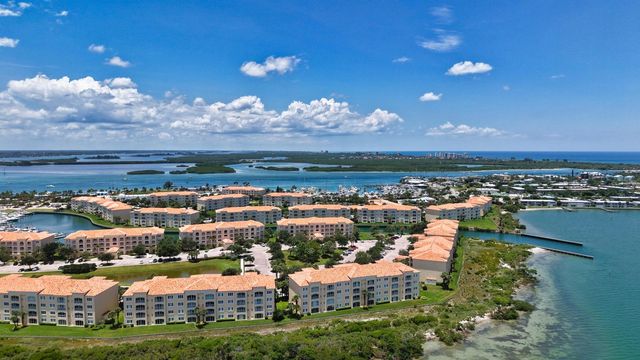 21 Harbour Isle Drive W Ph02, Fort Pierce, FL 34949