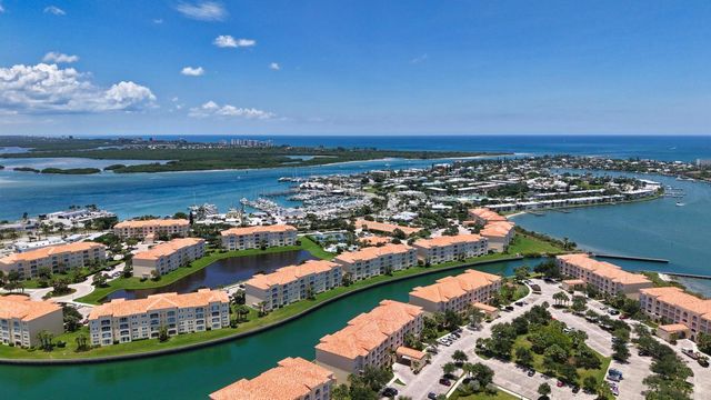21 Harbour Isle Drive W Ph02, Fort Pierce, FL 34949