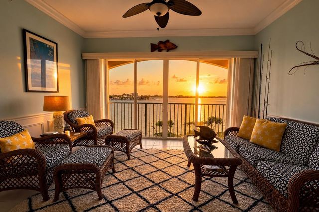 21 Harbour Isle Drive W Ph02, Fort Pierce, FL 34949