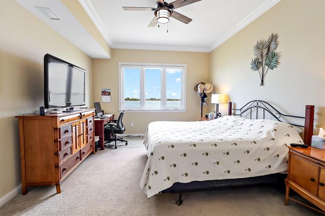 21 Harbour Isle Drive W Ph02, Fort Pierce, FL 34949