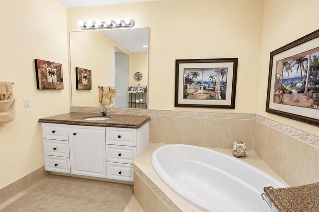 21 Harbour Isle Drive W Ph02, Fort Pierce, FL 34949
