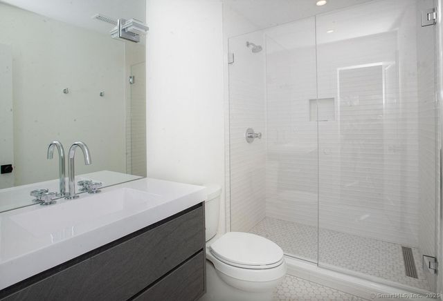 6 Down River Road B, New Canaan, CT 06840