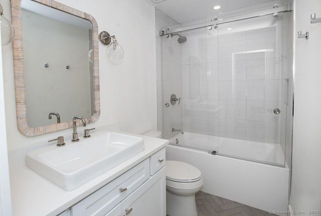 6 Down River Road B, New Canaan, CT 06840