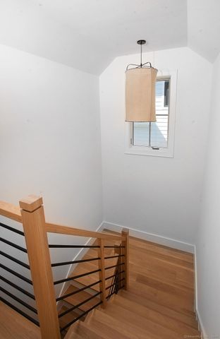 6 Down River Road B, New Canaan, CT 06840