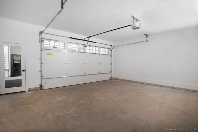 6 Down River Road B, New Canaan, CT 06840