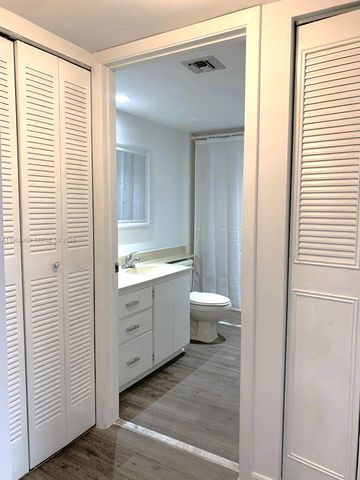 1703 Whitehall Dr 306, Davie, FL 33324