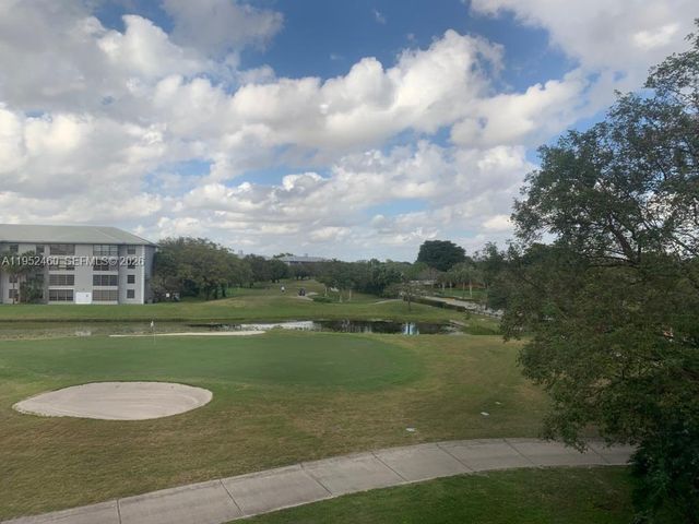 1703 Whitehall Dr 306, Davie, FL 33324