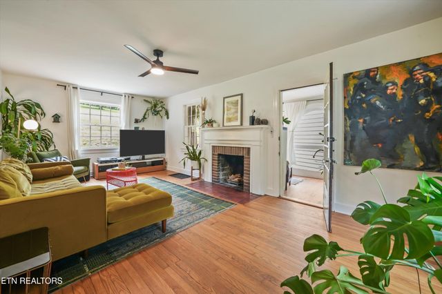 3303 Delrose Drive, Knoxville, TN 37914