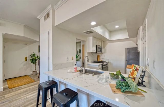 1665 Federal Avenue 302, Los Angeles, CA 90025
