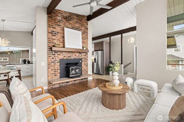 809 N 6th Avenue SW, Tumwater, WA 98512