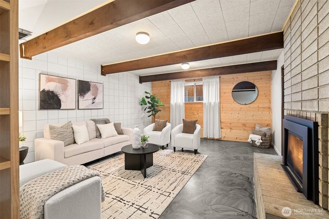 809 N 6th Avenue SW, Tumwater, WA 98512