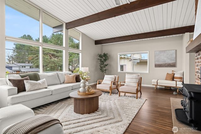 809 N 6th Avenue SW, Tumwater, WA 98512