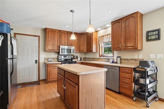 3516 Amanda Court NW, Cedar Rapids, IA 52405