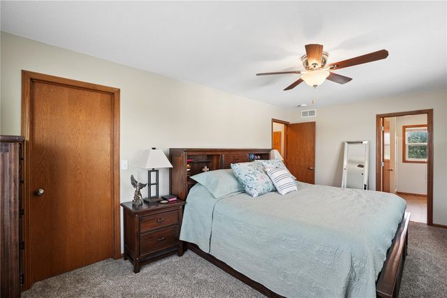 3516 Amanda Court NW, Cedar Rapids, IA 52405