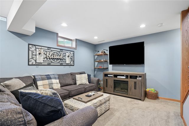 3516 Amanda Court NW, Cedar Rapids, IA 52405