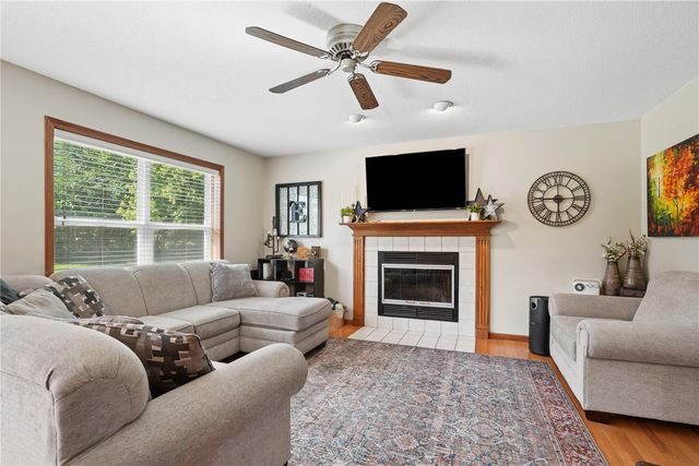 3516 Amanda Court NW, Cedar Rapids, IA 52405