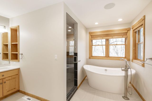 249 Chestnut Drive, Horace, ND 58047