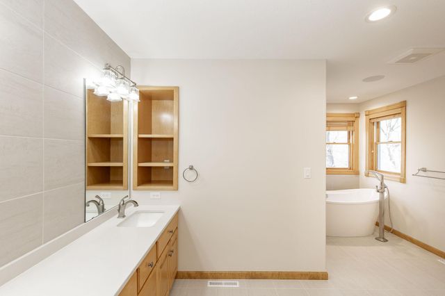 249 Chestnut Drive, Horace, ND 58047