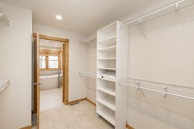 249 Chestnut Drive, Horace, ND 58047