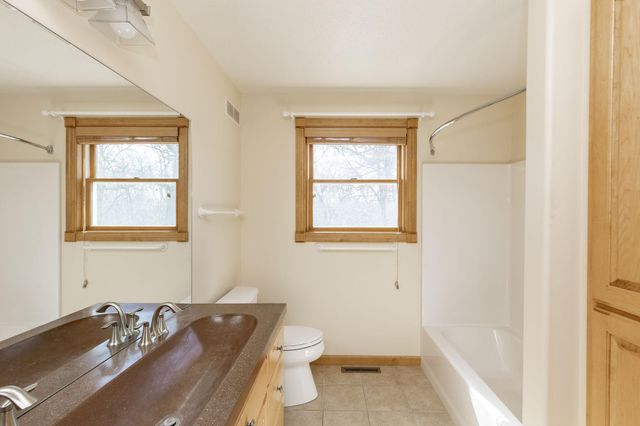 249 Chestnut Drive, Horace, ND 58047