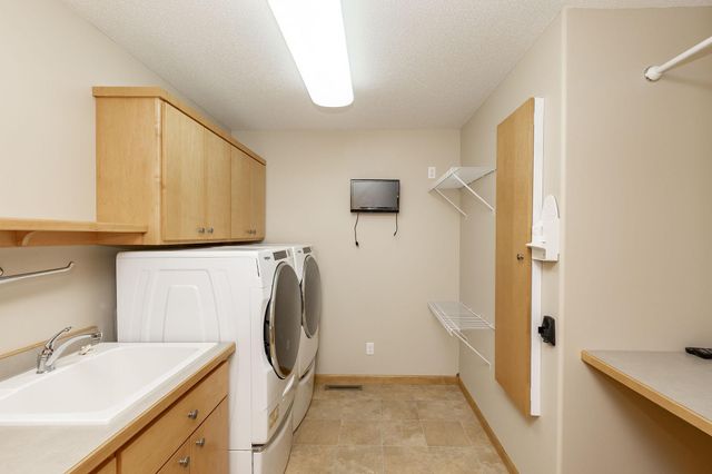 249 Chestnut Drive, Horace, ND 58047