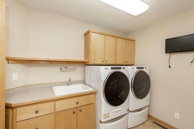 249 Chestnut Drive, Horace, ND 58047