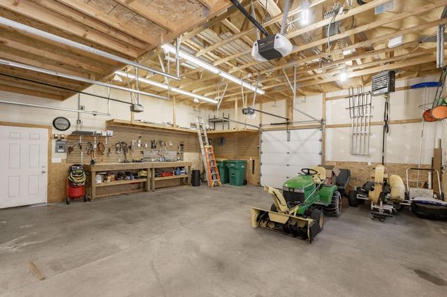 249 Chestnut Drive, Horace, ND 58047