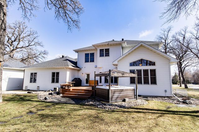 249 Chestnut Drive, Horace, ND 58047