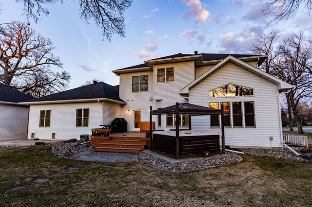 249 Chestnut Drive, Horace, ND 58047