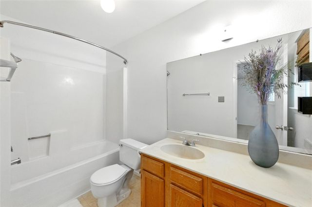 2105 Kirksey DR B, Austin, TX 78741