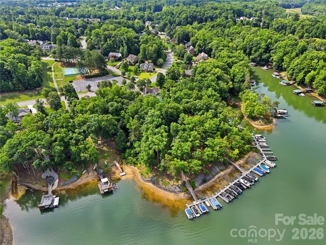 2940 Shady Reach Lane, Charlotte, NC 28214