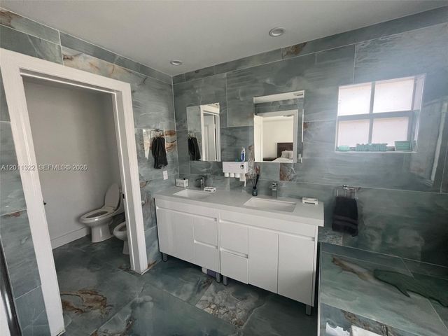 3915 NE 168th St 3915, North Miami Beach, FL 33160