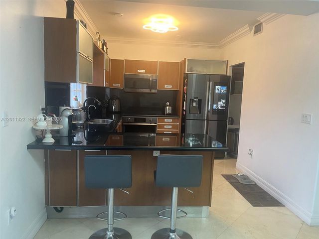 3915 NE 168th St 3915, North Miami Beach, FL 33160