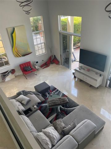 3915 NE 168th St 3915, North Miami Beach, FL 33160