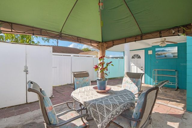 9126 BAYMEADOW COURT, Tampa, FL 33615