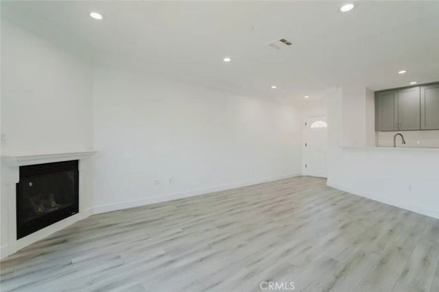 1515 Grismer Avenue 302, Burbank, CA 91504
