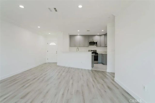 1515 Grismer Avenue 302, Burbank, CA 91504