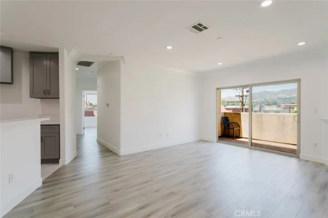 1515 Grismer Avenue 302, Burbank, CA 91504