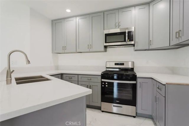 1515 Grismer Avenue 302, Burbank, CA 91504
