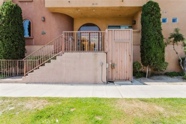 1515 Grismer Avenue 302, Burbank, CA 91504