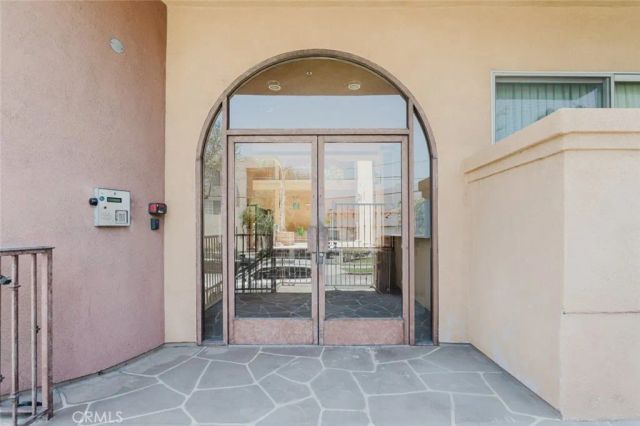 1515 Grismer Avenue 302, Burbank, CA 91504
