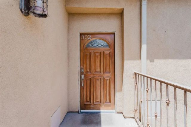 1515 Grismer Avenue 302, Burbank, CA 91504