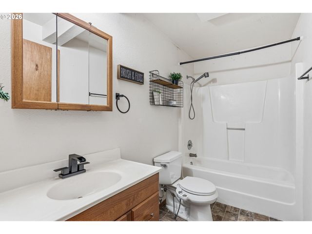 2209 E St, Vancouver, WA 98663
