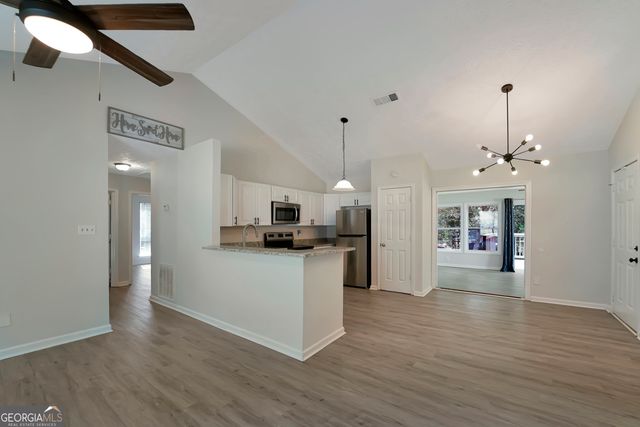 107 Woodridge Drive, Stockbridge, GA 30281