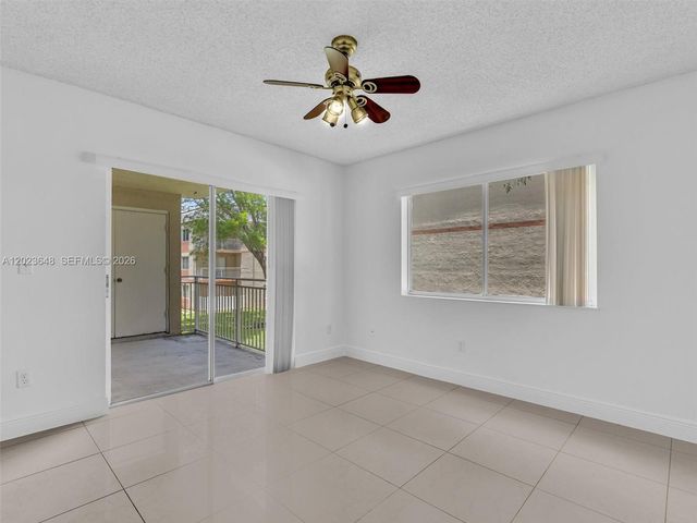 18850 NW 57th Ave 208, Hialeah, FL 33015