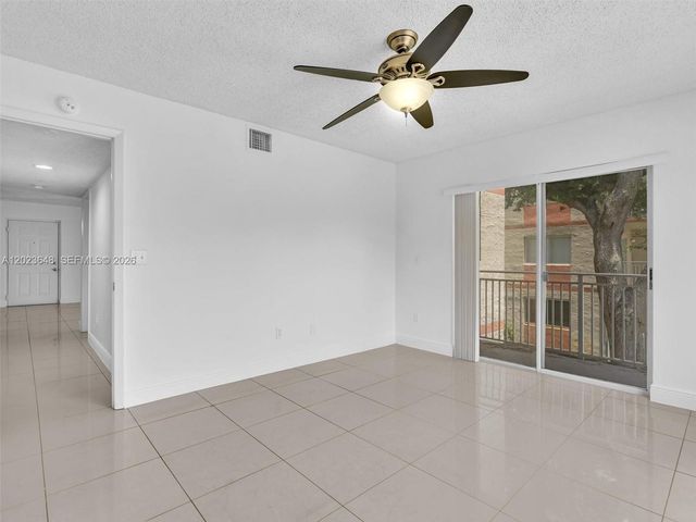 18850 NW 57th Ave 208, Hialeah, FL 33015