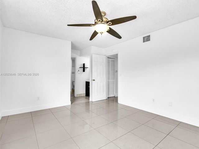 18850 NW 57th Ave 208, Hialeah, FL 33015
