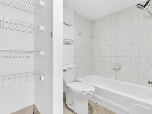 18850 NW 57th Ave 208, Hialeah, FL 33015
